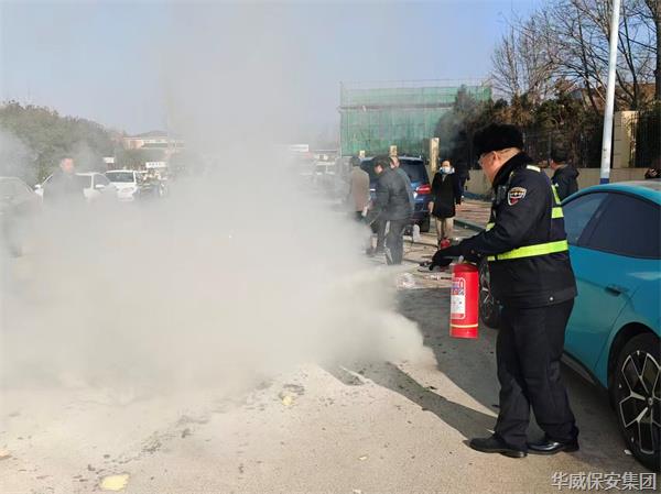 突發(fā)！校園外皮卡起火，華威保安15分鐘快速處置化險為夷